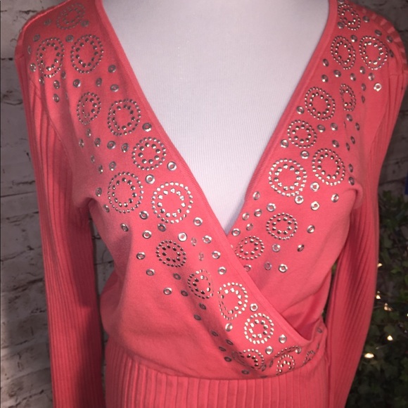 Beautiful V-neck Sweater with Embellishments - Picture 2 of 7